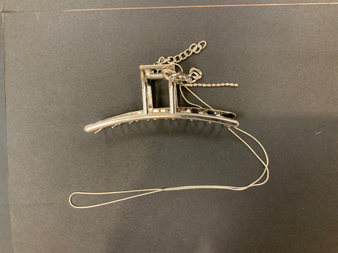 Simple silver metal clip with dangles